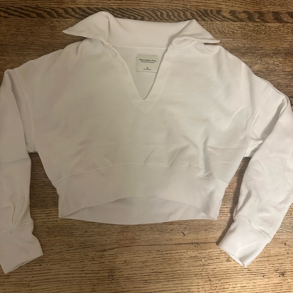 Abercrombie & Fitch Cropped Pullover - Picture 1 of 2